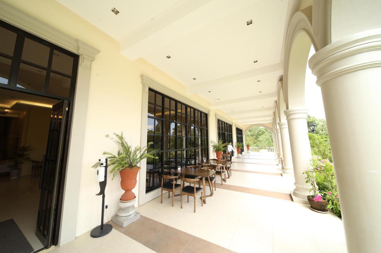 Via Appia Tagaytay Hotel Tagaytay City Exterior photo