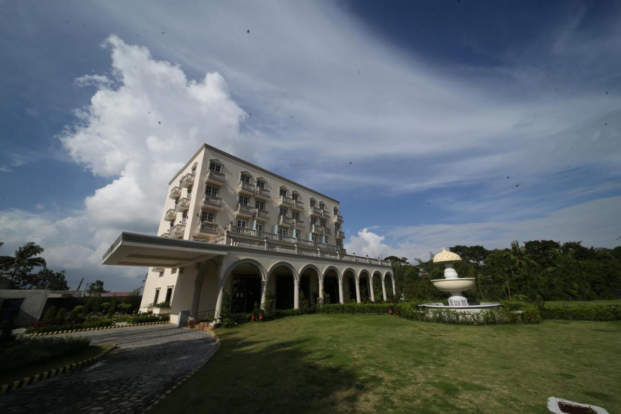 Via Appia Tagaytay Hotel Tagaytay City Exterior photo